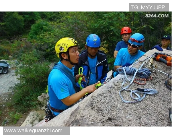 西安攀岩队团队协作的独特优势与其他队伍的深度对比分析 西安攀岩队团队协作的独特优势与其他队伍的深度对比分析