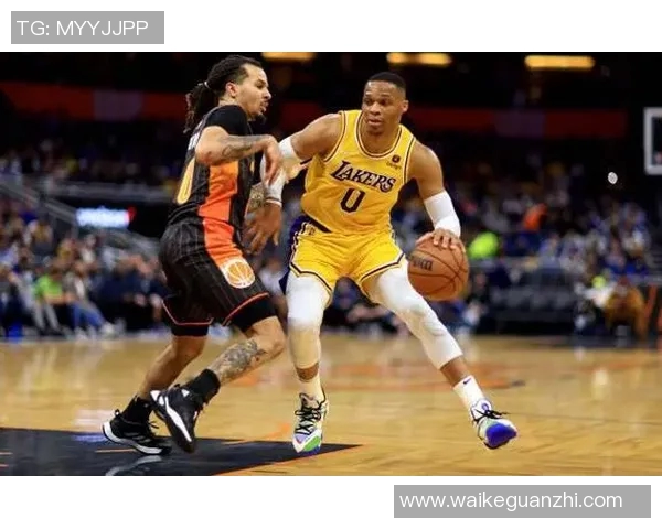 湖人队与热火队的精彩对决分析与赛后点评全景回顾